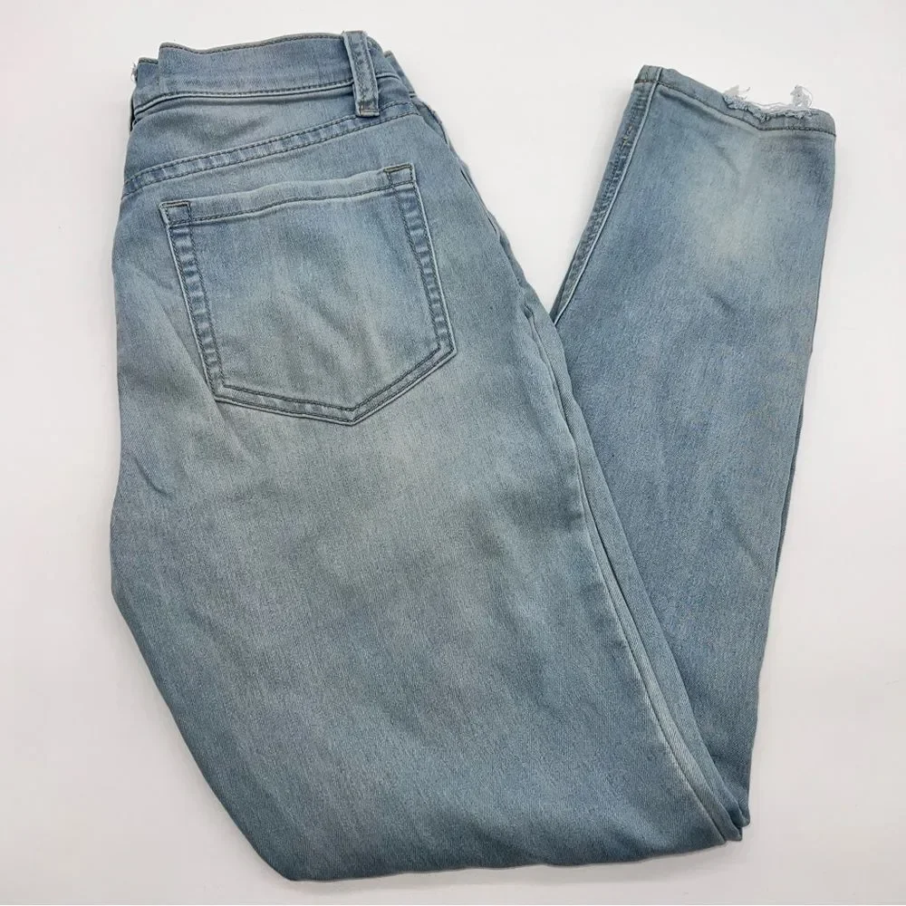 Free People Women's Long and Lean Light Wash Skinny High Rise Jeans-Size 25